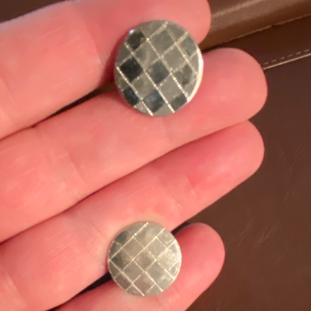 Round Silver Checkered Cufflinks - Picture 3 of 5